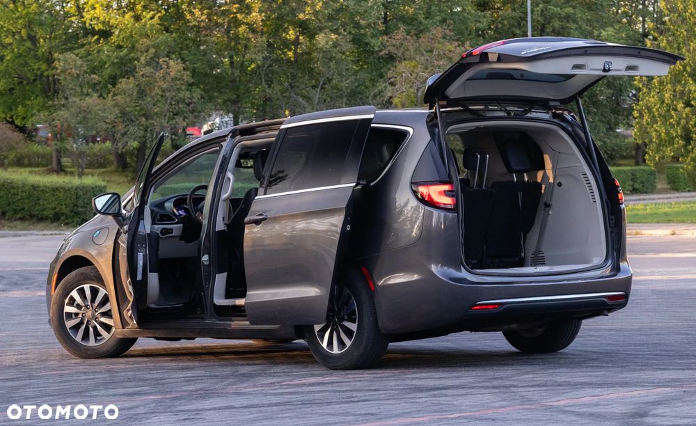 Chrysler Pacifica - 11
