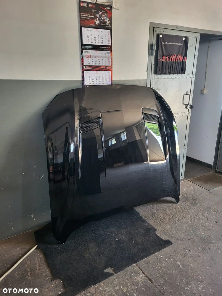 ford mustang 2019rok maska uszkodzona - 9