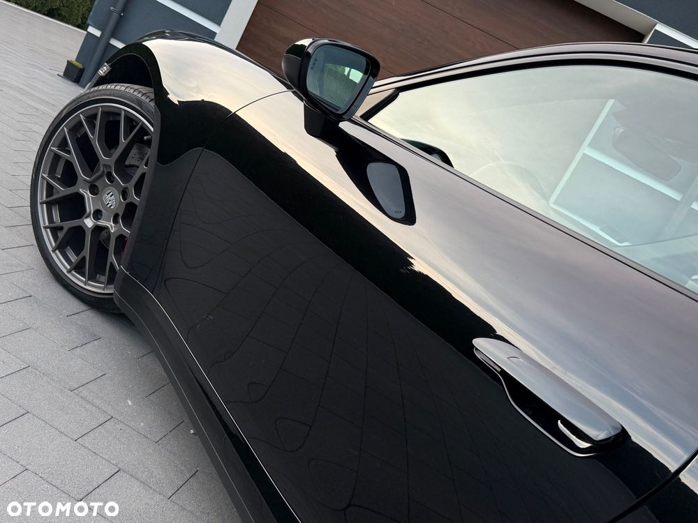 Porsche 911 Carrera 4S - 26