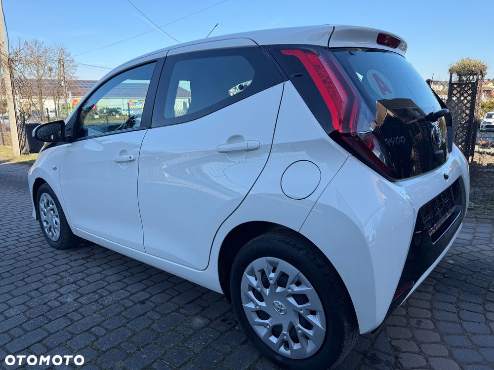 Toyota Aygo x-play connect - 24