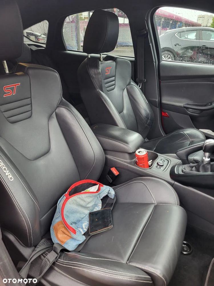 Ford Focus 2.0 EcoBoost ST - 8