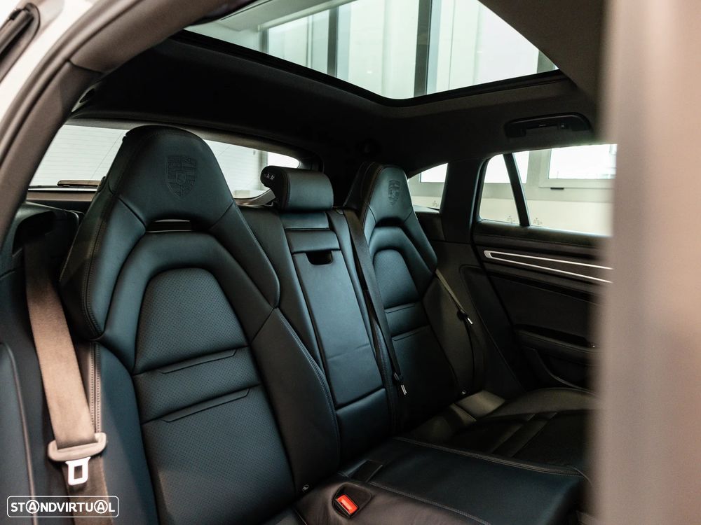 Porsche Panamera Sport Turismo 4 E-Hybrid Platinum Edition - 31