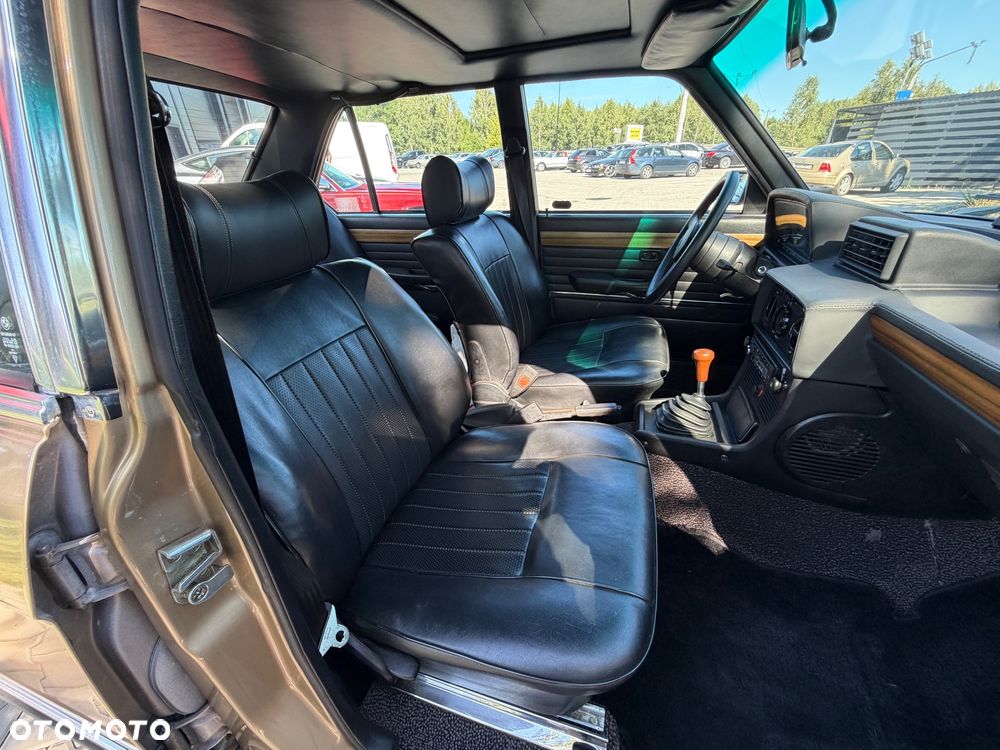 BMW Seria 5 528 i - 30