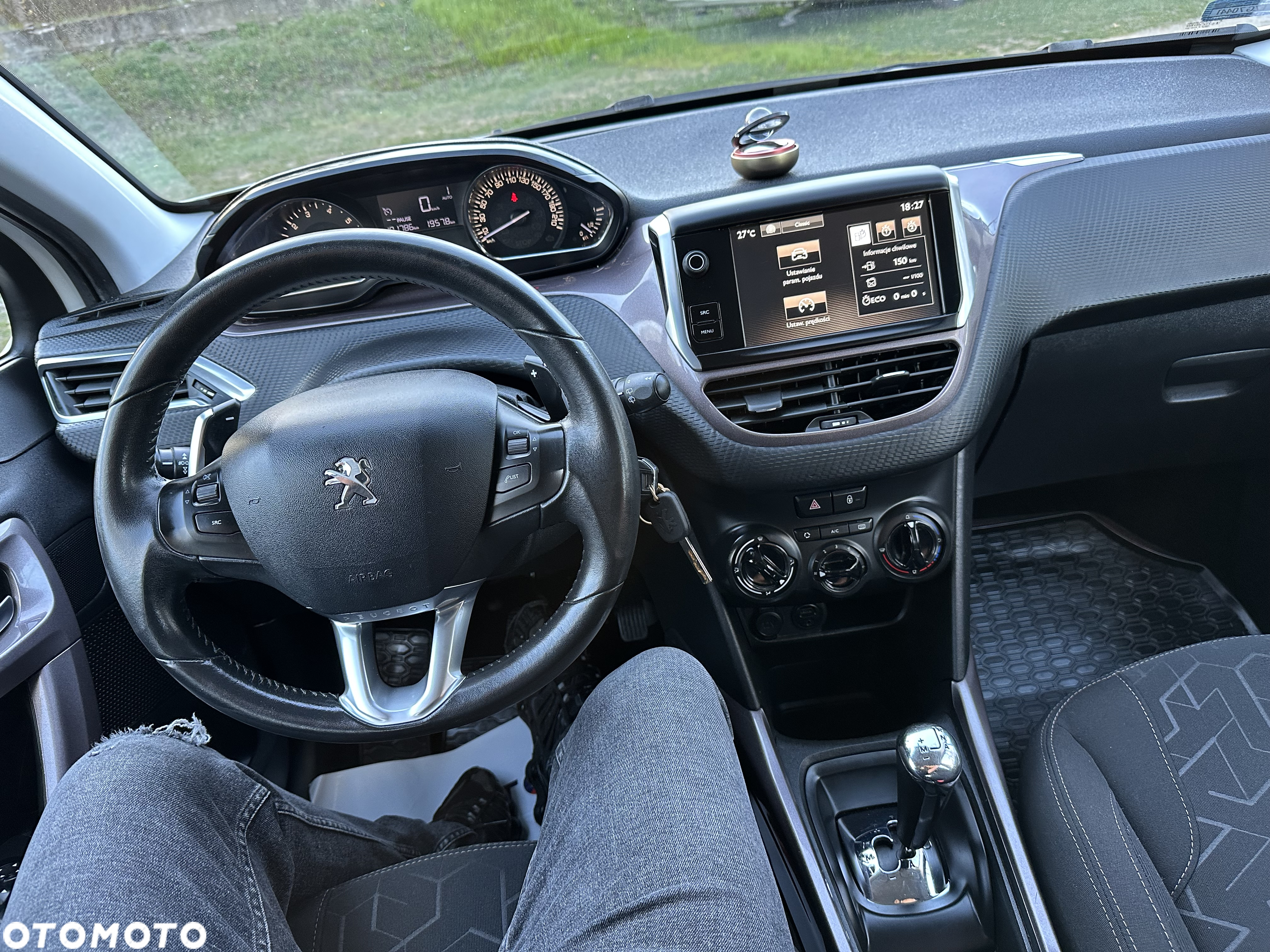 Peugeot 2008 - 11
