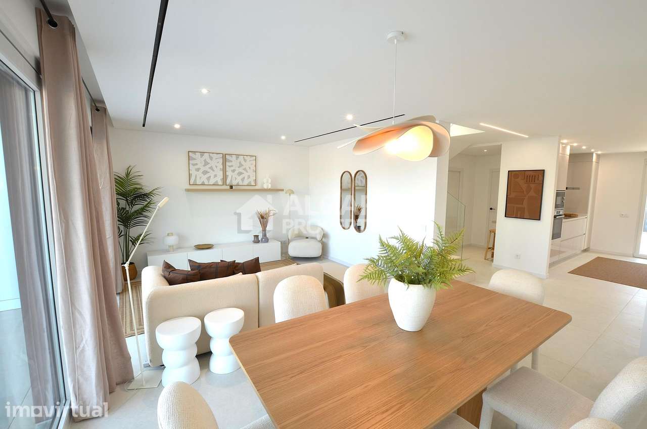 Moradias V3 de estilo contemporâneo com jardim e piscina perto de Vila - Grande imagem: 3/30