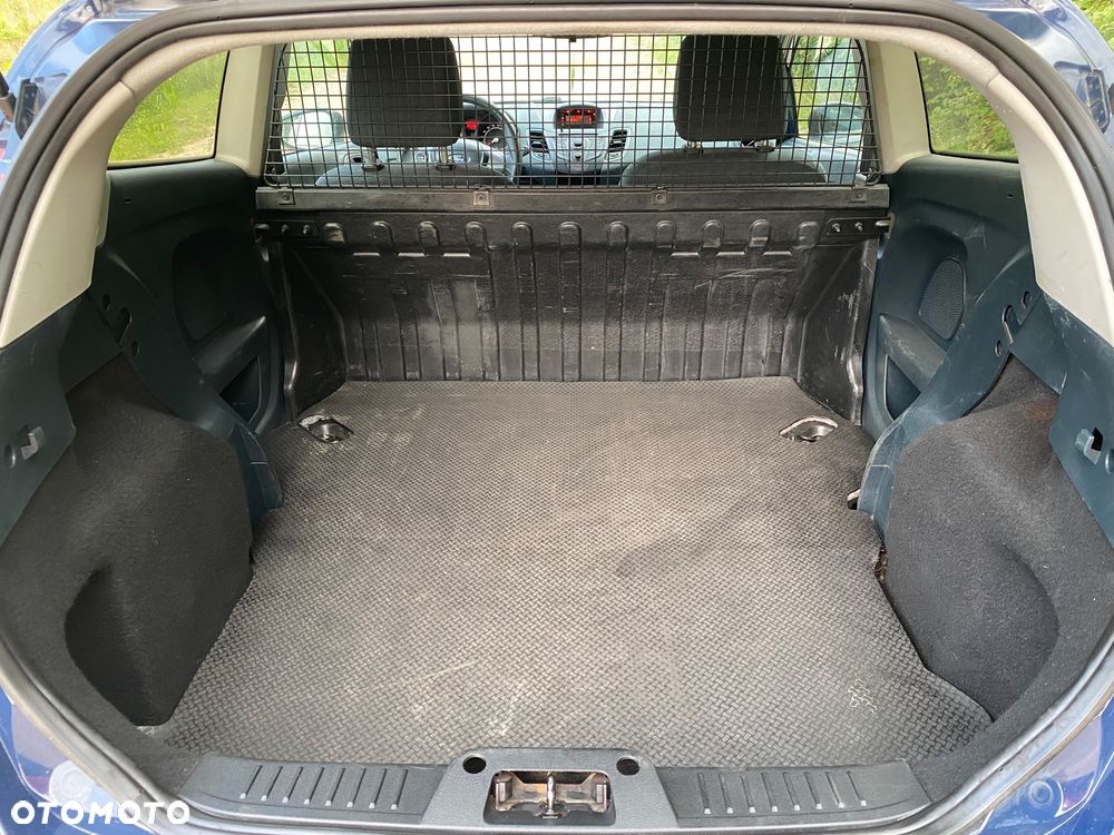 Ford Fiesta 1.4 TDCi Ambiente - 14