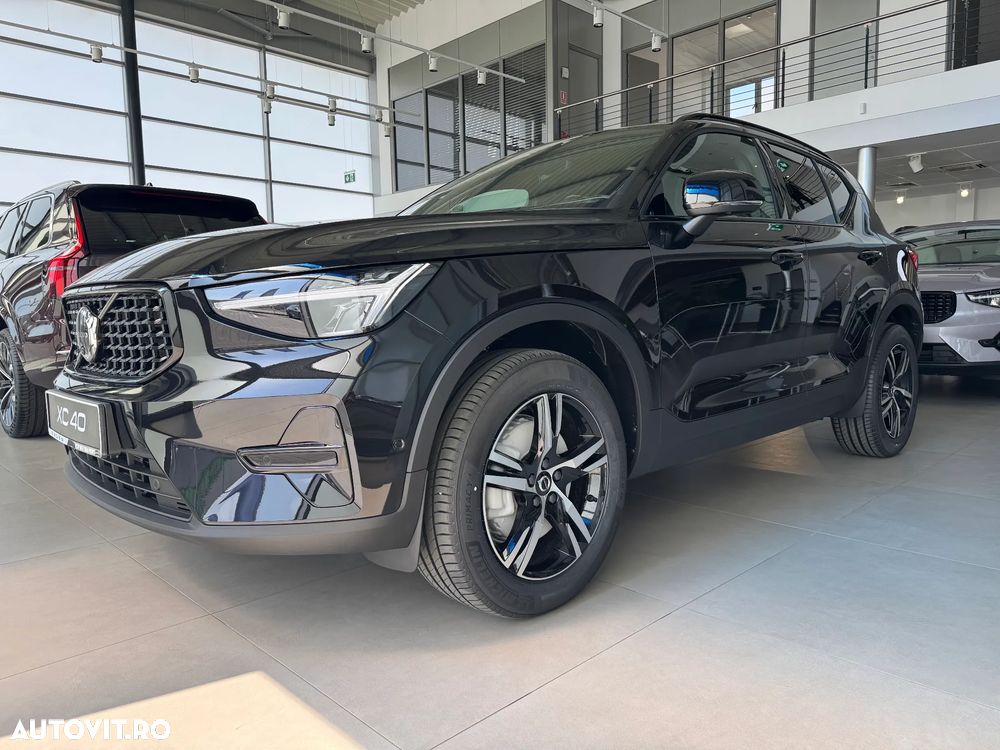 Volvo XC 40 B3 AT FWD MHEV Plus Dark - 9