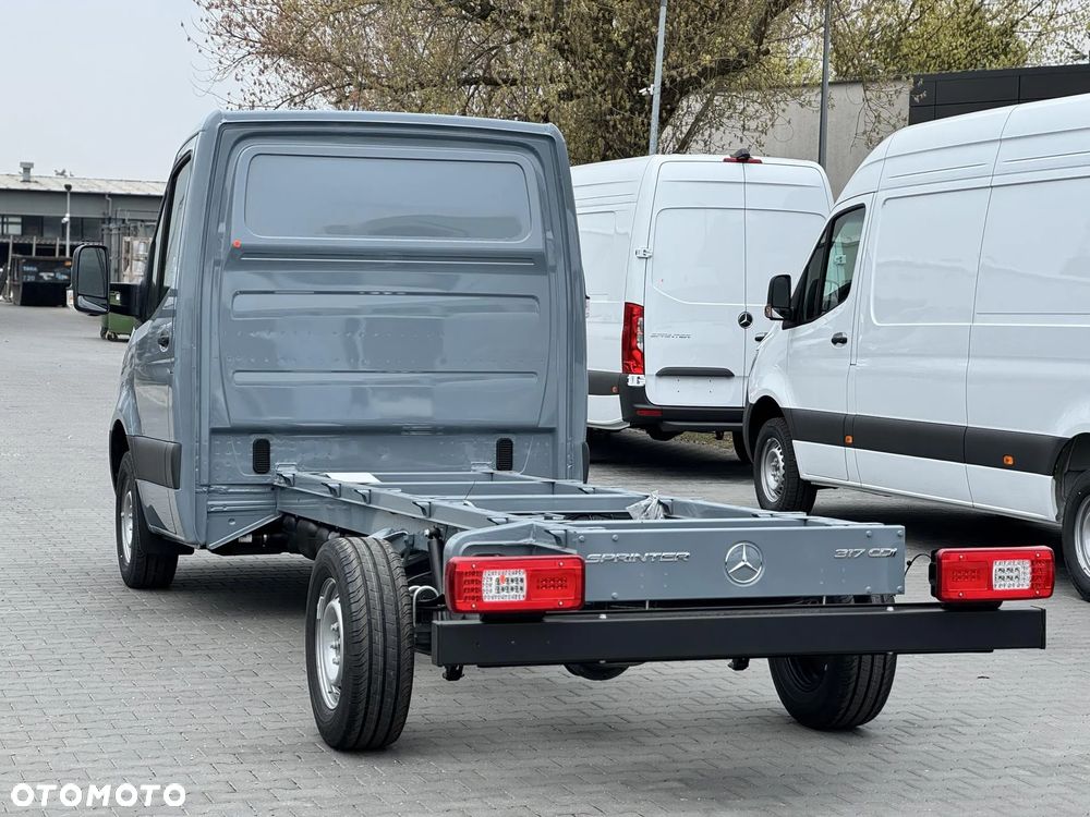Mercedes-Benz Sprinter - 5