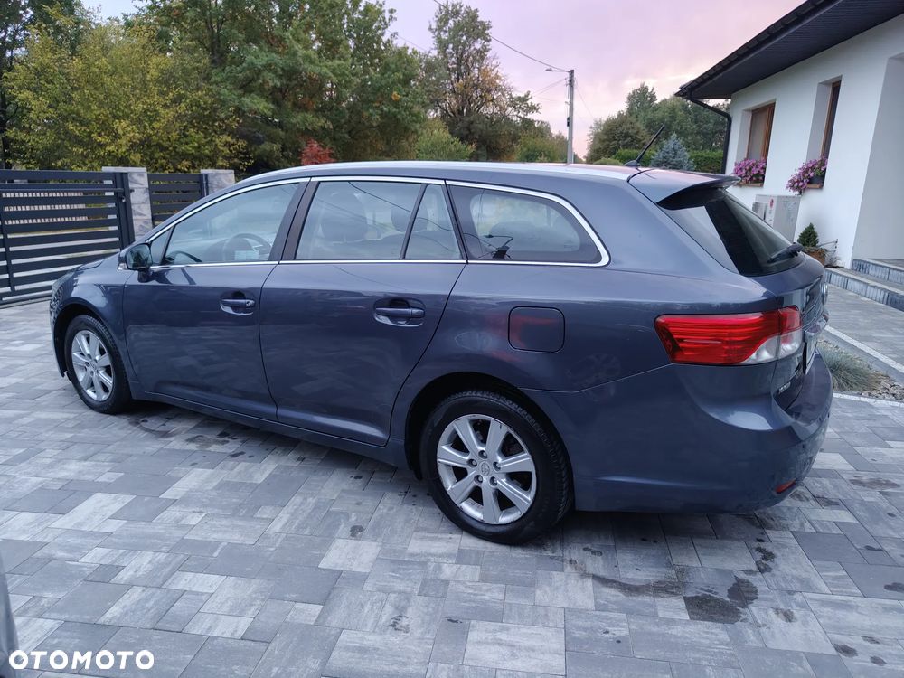 Toyota Avensis 2014 photo 3