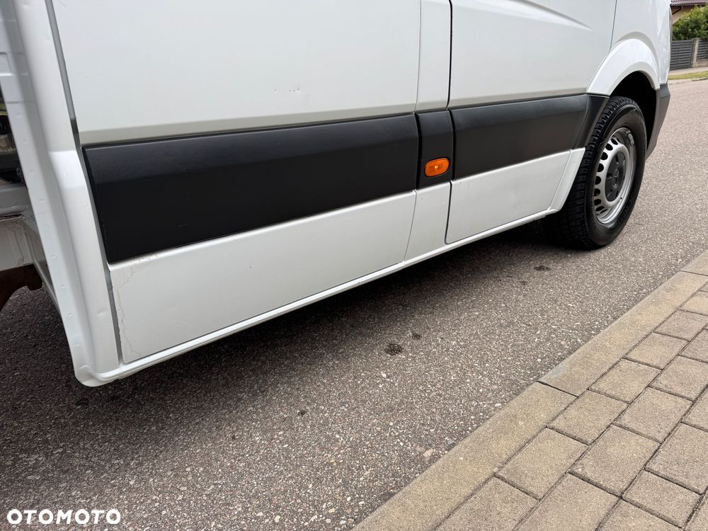 Mercedes-Benz Sprinter - 25