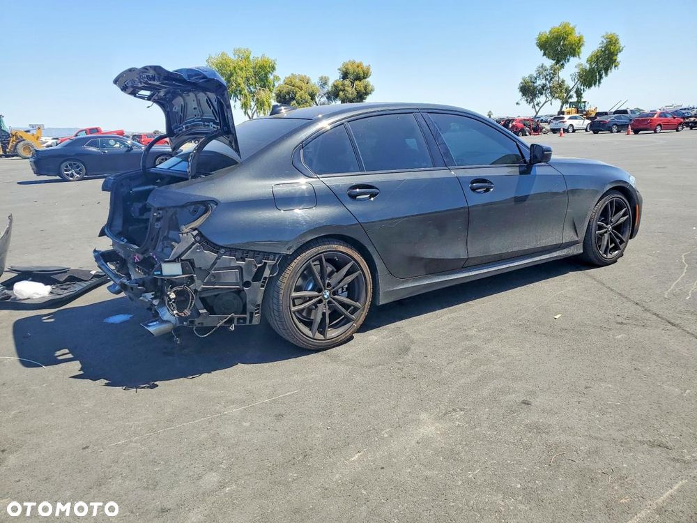 BMW Seria 3 330i M Sport - 4
