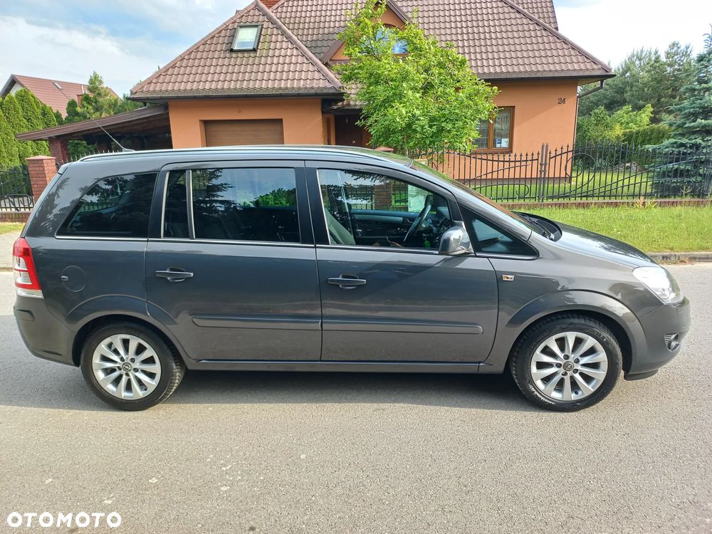 Opel Zafira 1.8 Innovation 110 Jahre - 10