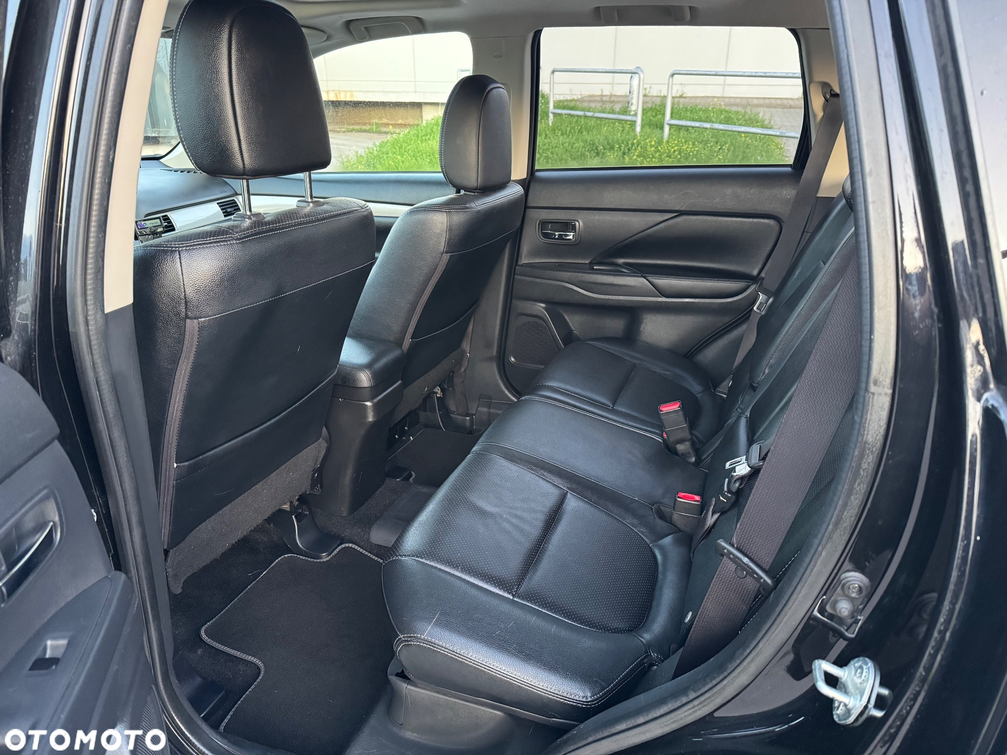 Mitsubishi Outlander PHEV Intense + - 9