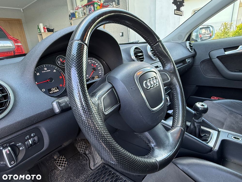 Audi A3 Sportback 2.0 TDI DPF quattro S line Sportpaket - 12