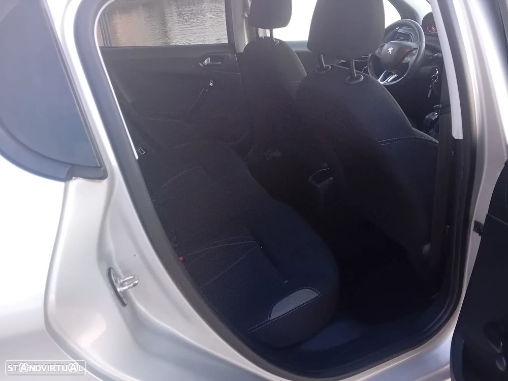Peugeot 208 1.4 HDi Active - 33