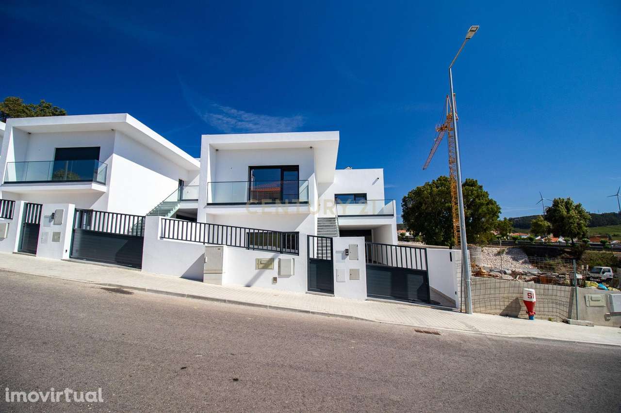 Moradia T3  em Torres Vedras: Pronta para Morar! - Grande imagem: 3/60