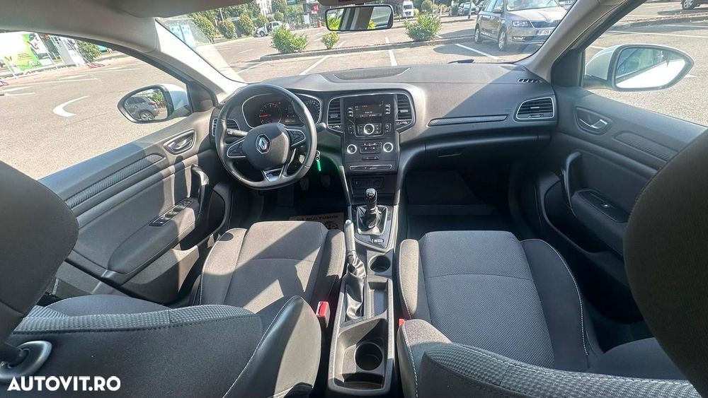 Renault Megane TCe 140 GPF Life - 8