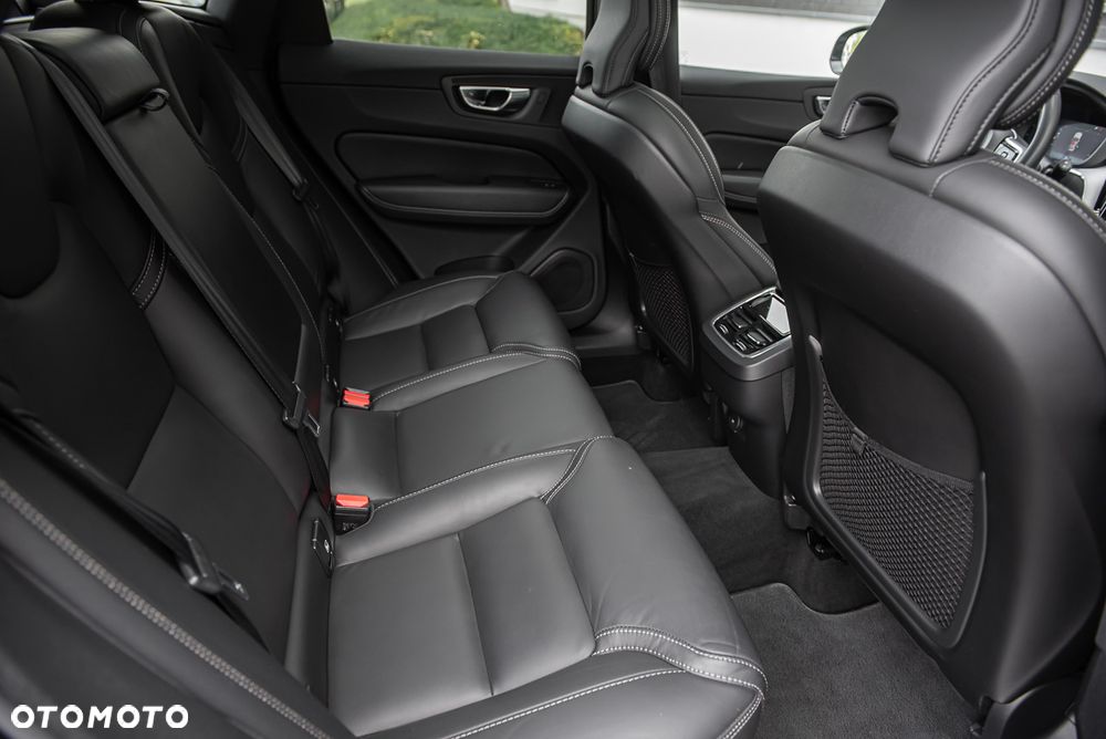 Volvo XC 60 B5 D AWD Geartronic RDesign - 36