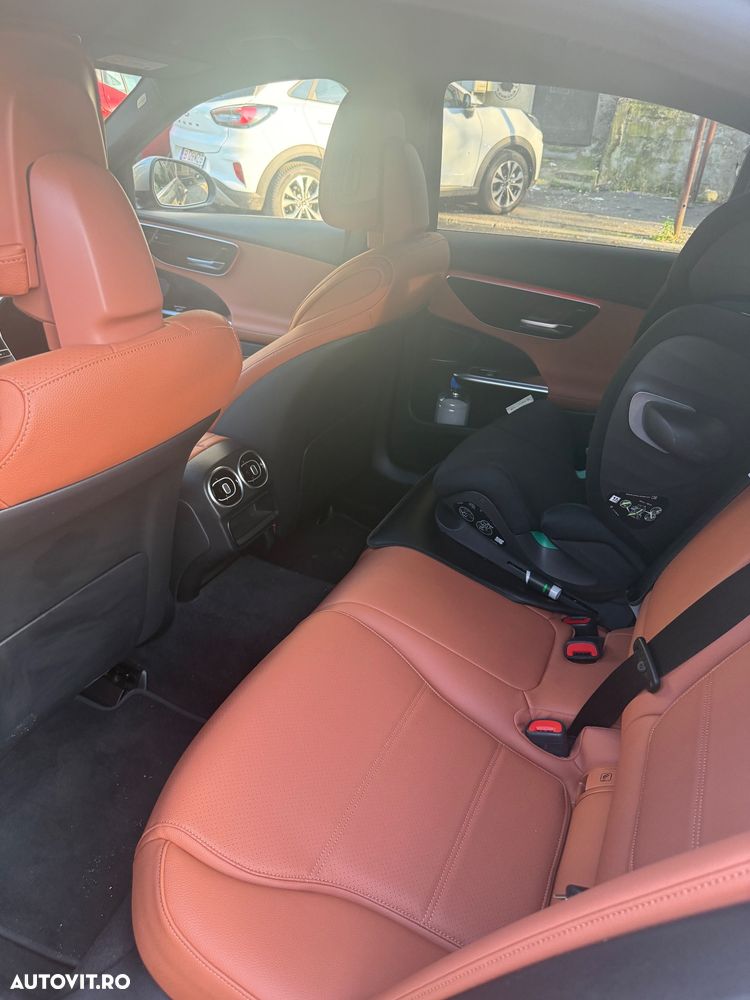 Mercedes-Benz C 300 e 4MATIC PHEV - 11