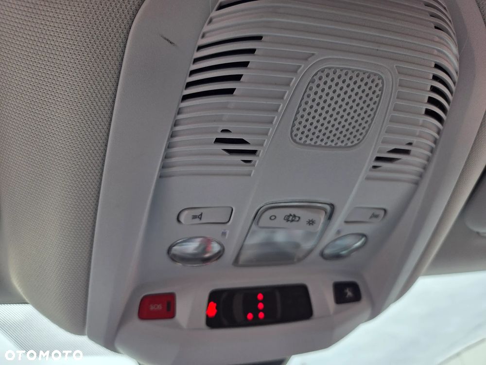 Peugeot 3008 1.5 BlueHDi Road Trip S&S - 24