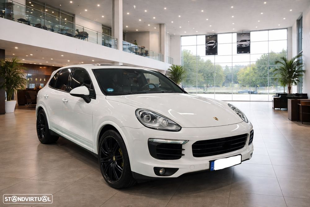 Porsche Cayenne S E-Hybrid - 2