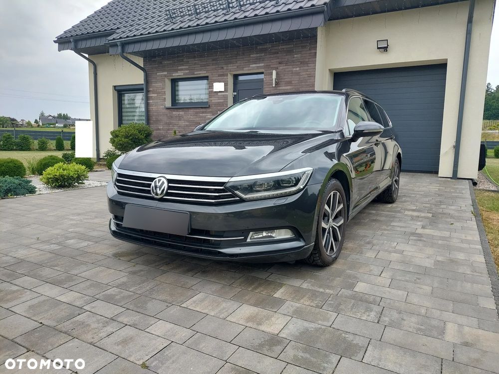 Volkswagen Passat - 1