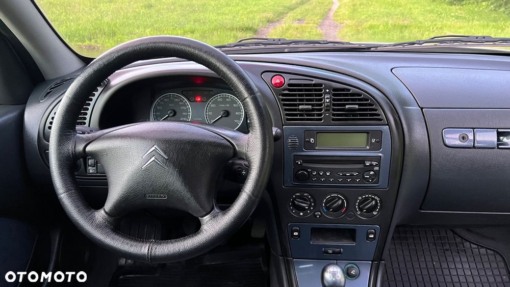 Citroën Xsara 1.6i Exclusive - 11