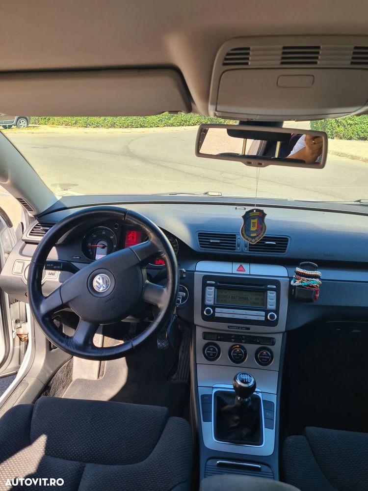 Volkswagen Passat 2.0 TDI Comfortline - 29