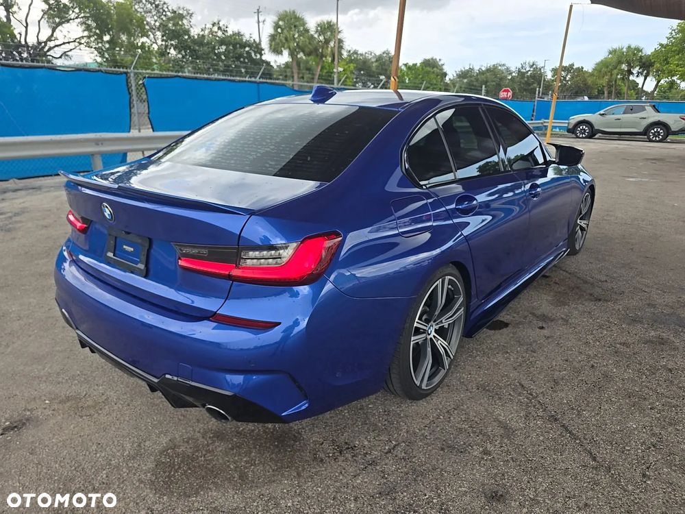 BMW Seria 3 330i M Sport - 4
