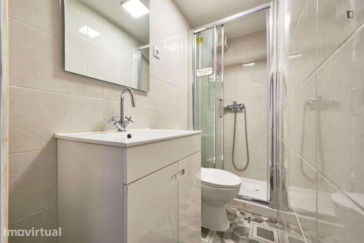 Quarto - localizado em Chelas Lisbon - Grande imagem: 3/32