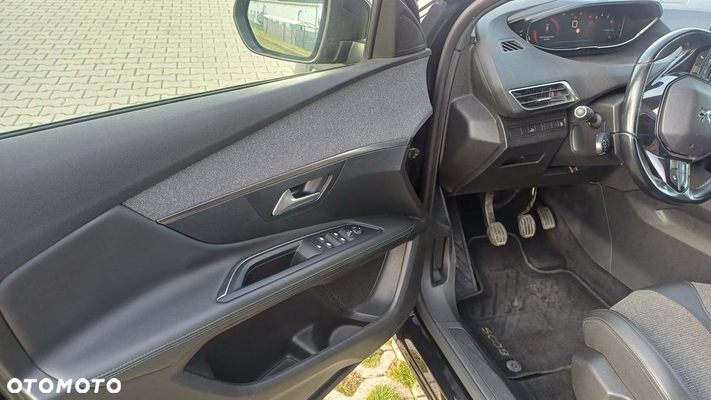Peugeot 5008 2020 photo 4