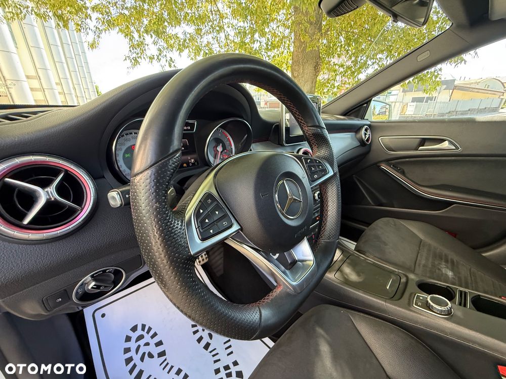 Mercedes-Benz CLA 180 7G-DCT AMG Line - 26