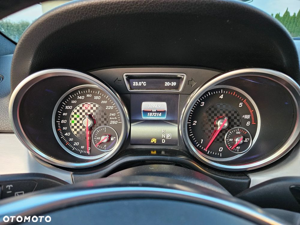 Mercedes-Benz GLE 350 d 4Matic 9G-TRONIC AMG Line - 8