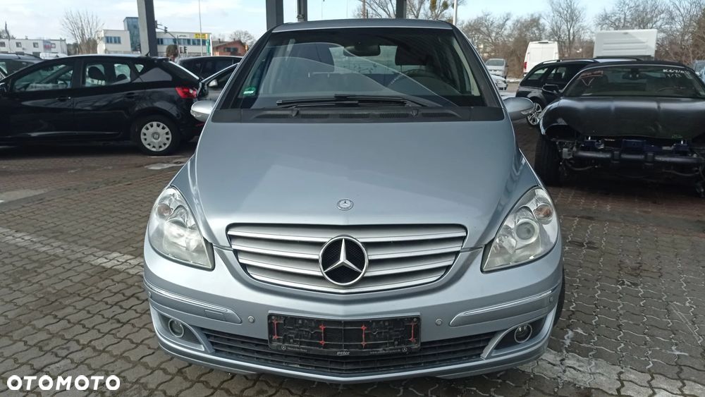 Mercedes-Benz Klasa B 180 CDI Special Edition - 34