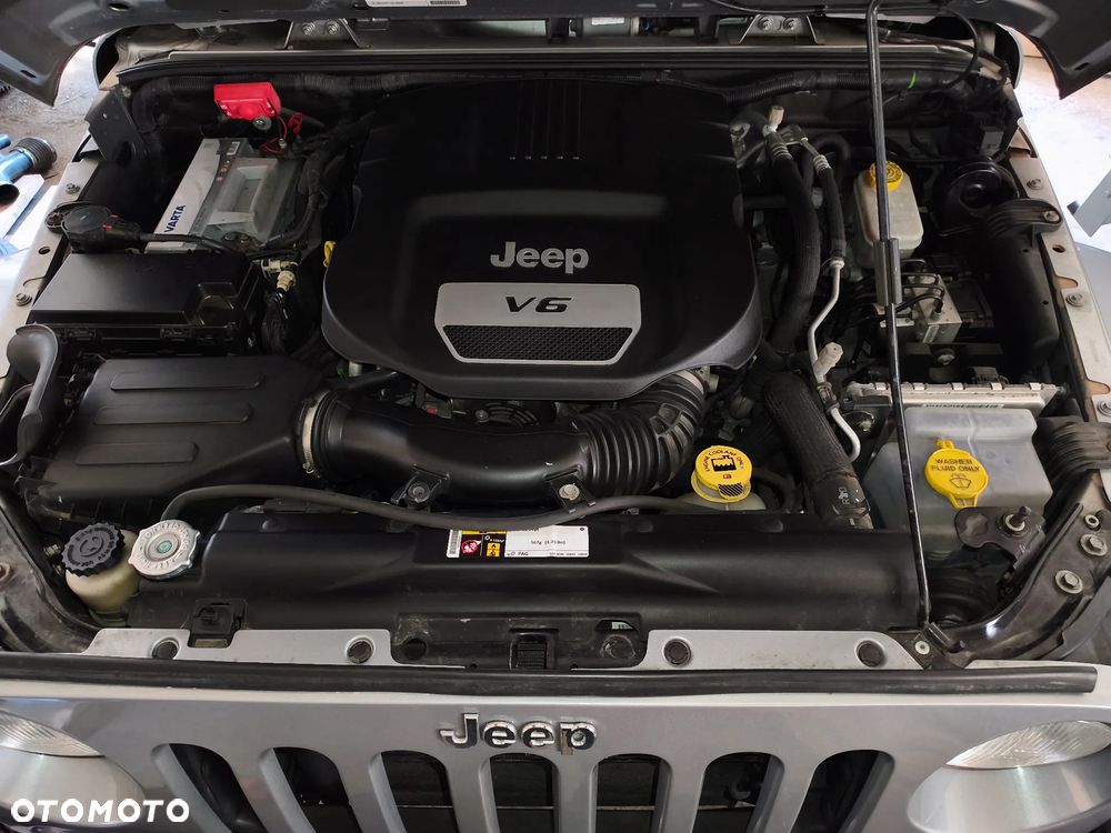 Jeep Wrangler Unlimited 3.6 Automatik Sahara - 11