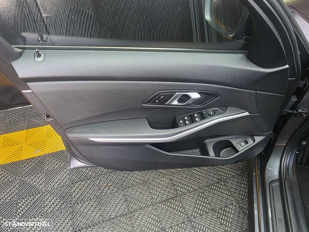BMW 320 d ED Advantage Auto - 54