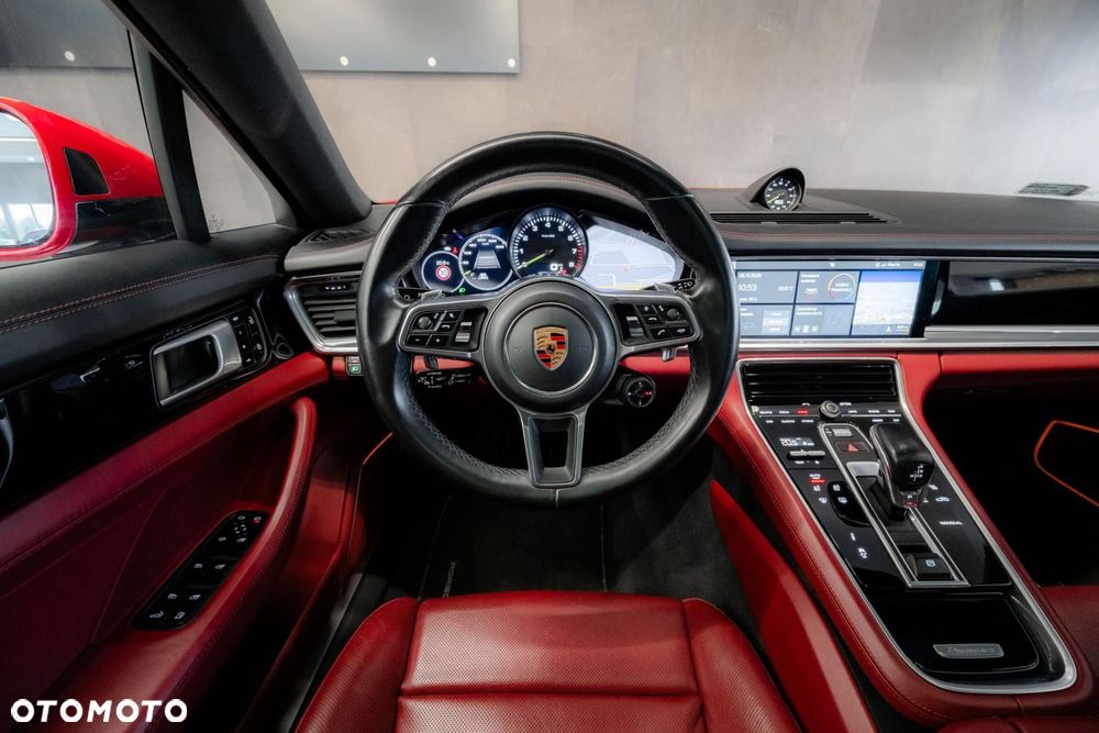 Porsche Panamera 4 E-Hybrid - 12