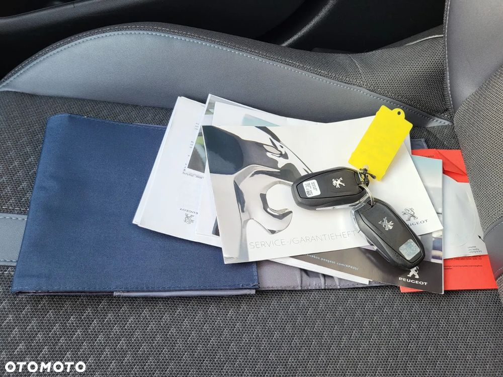 Peugeot 2008 PureTech 130 EAT8 Allure - 36