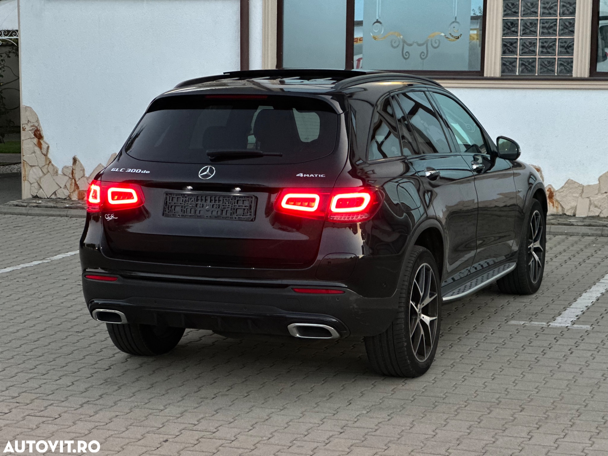 Mercedes-Benz GLC 300 de 4Matic 9G-TRONIC AMG Line Plus - 9