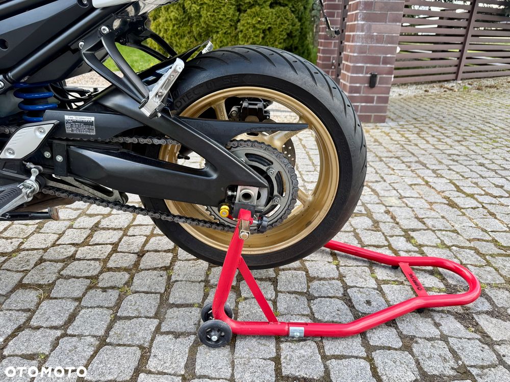 Yamaha FZ8 - 13