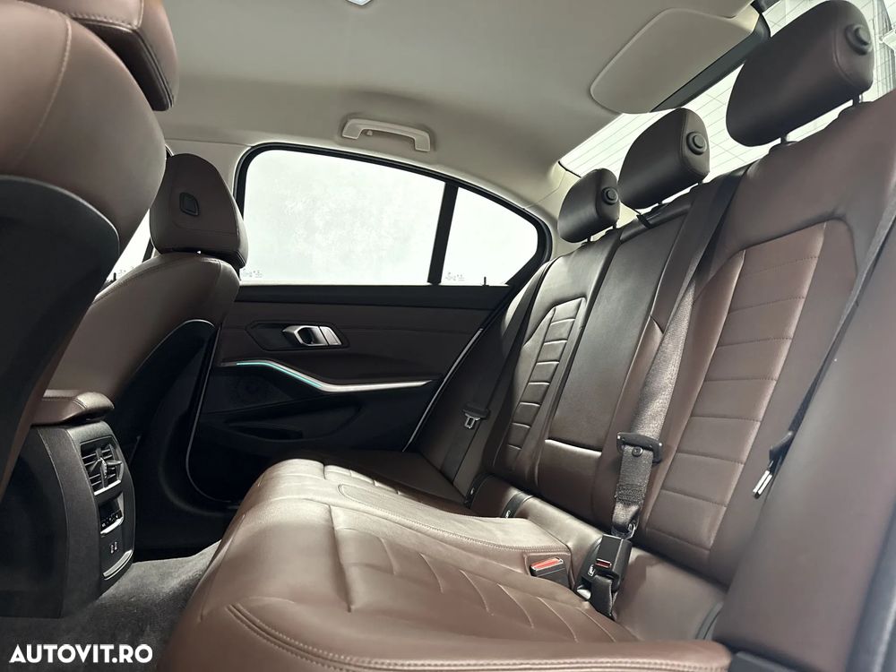 BMW Seria 3 330i Aut. Edition Luxury Line Purity - 14