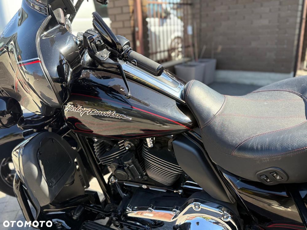 Harley-Davidson FLH Electra Glide - 16