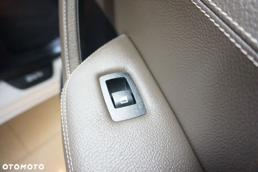 BMW X3 xDrive35d - 28