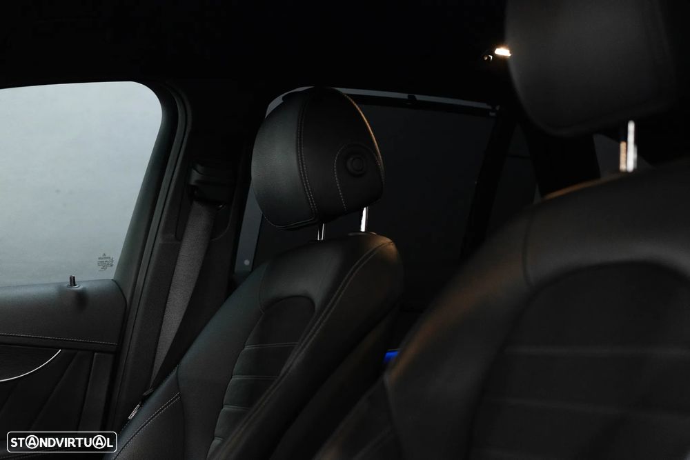 Mercedes-Benz GLC 300 e 4Matic 9G-TRONIC AMG Line - 22
