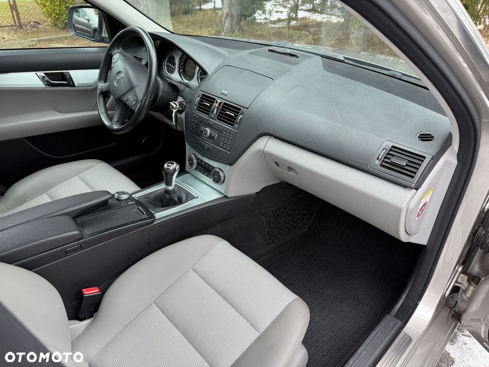 Mercedes-Benz Klasa C 200 Kompressor Avantgarde - 19