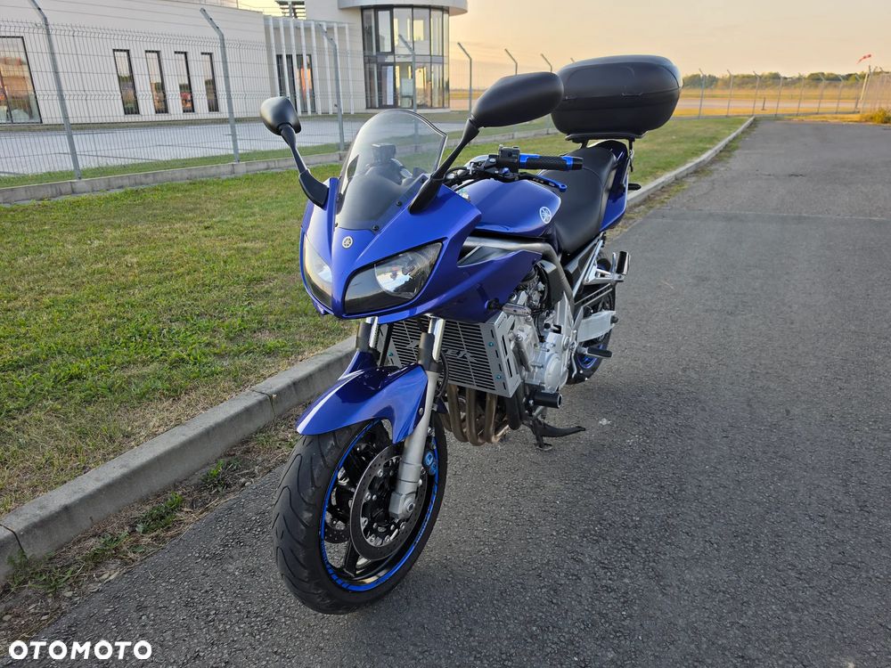 Yamaha FZS - 9