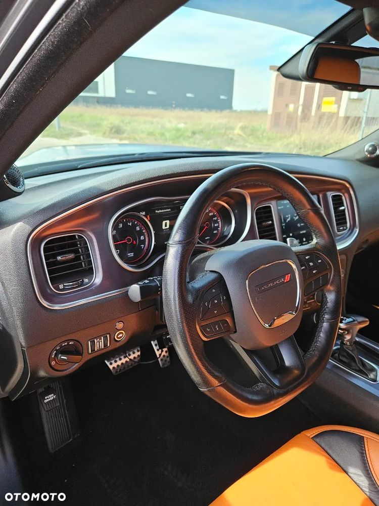 Dodge Charger 6.4 Scat Pack - 18