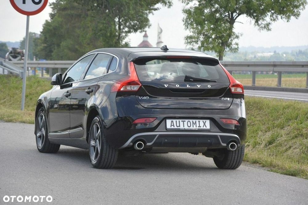 Volvo V40 D2 Drive-E R-Design Momentum - 7