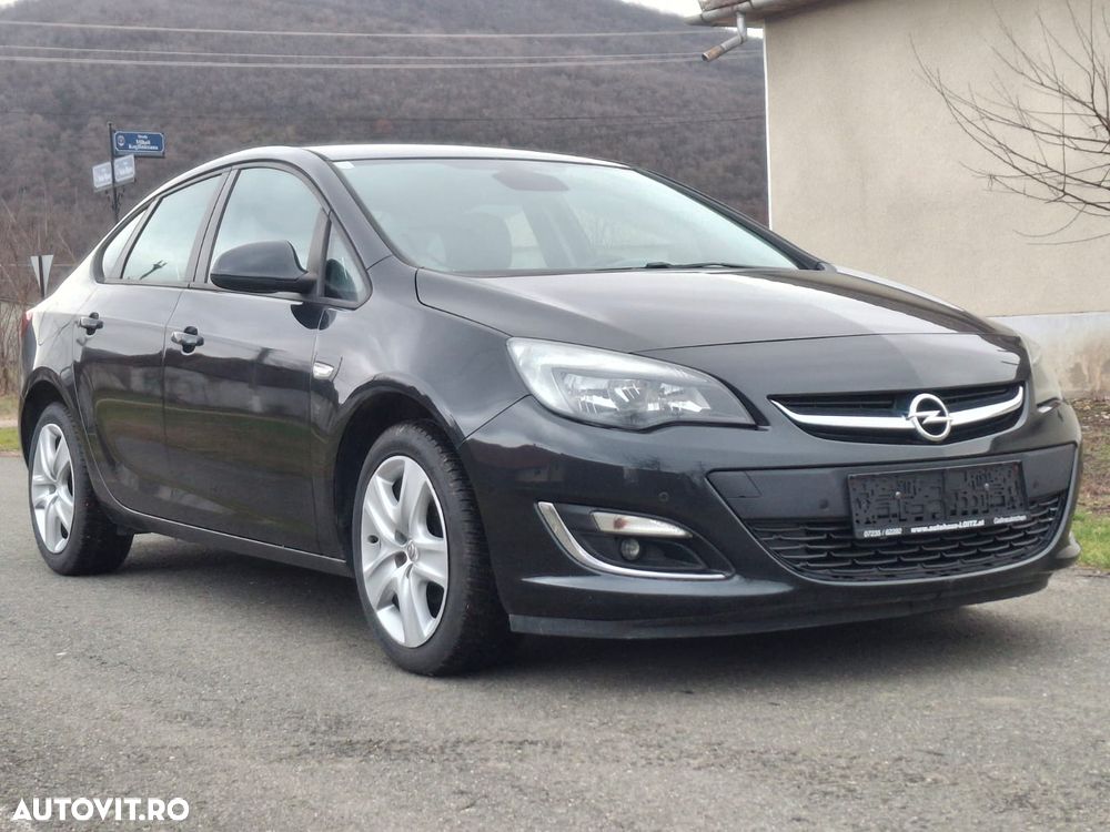 Opel Astra 1.4 Turbo Selection - 1