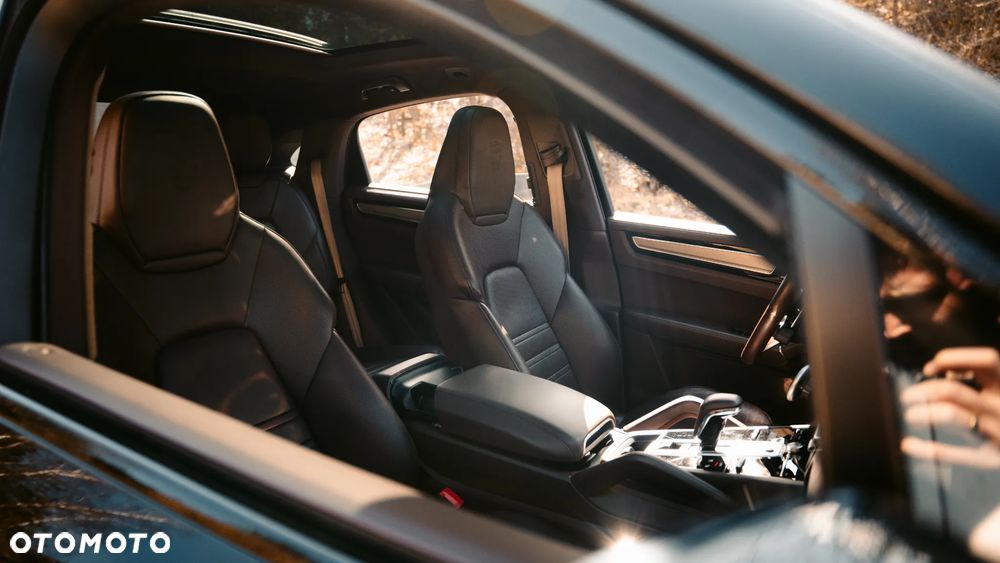 Porsche Cayenne - 24